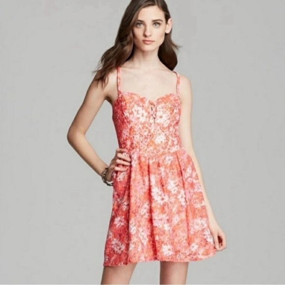 GUESS Guess Floral Lace Smocked Sweetheart Dress 6 - Picture 2 of 6